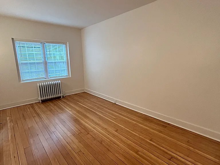 109 Montgomery St #2 — Photo 25