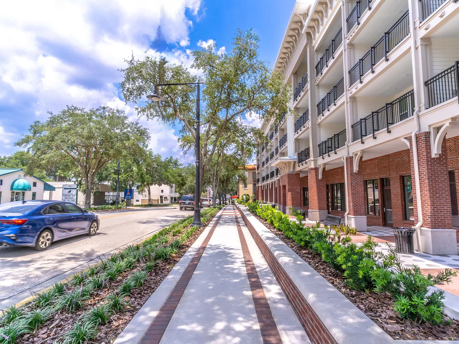 Deland Commons — Photo 3