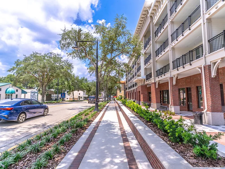 Deland Commons — Photo 3