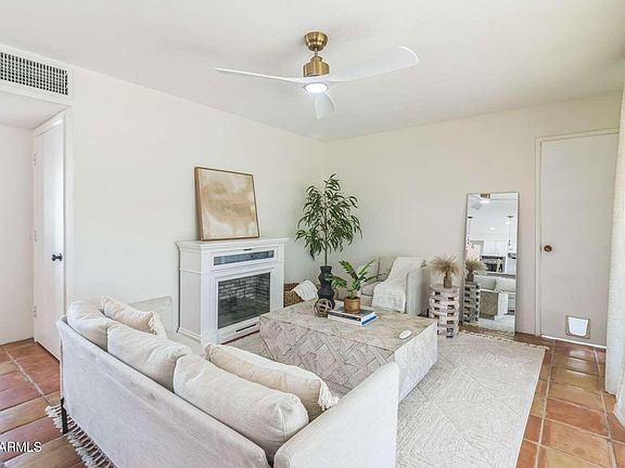 3rd image of 6401 E LEWIS Avenue