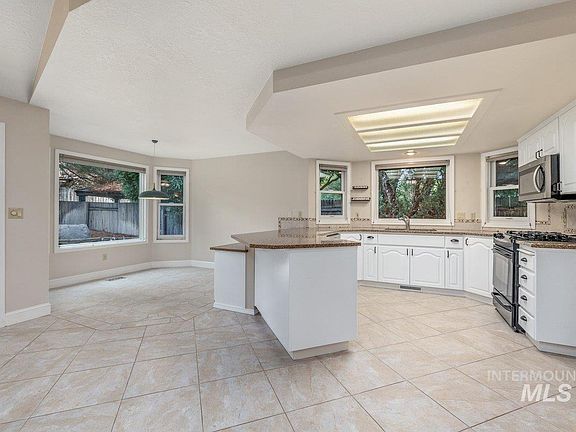 3rd image of 9922 W Aladar Ct