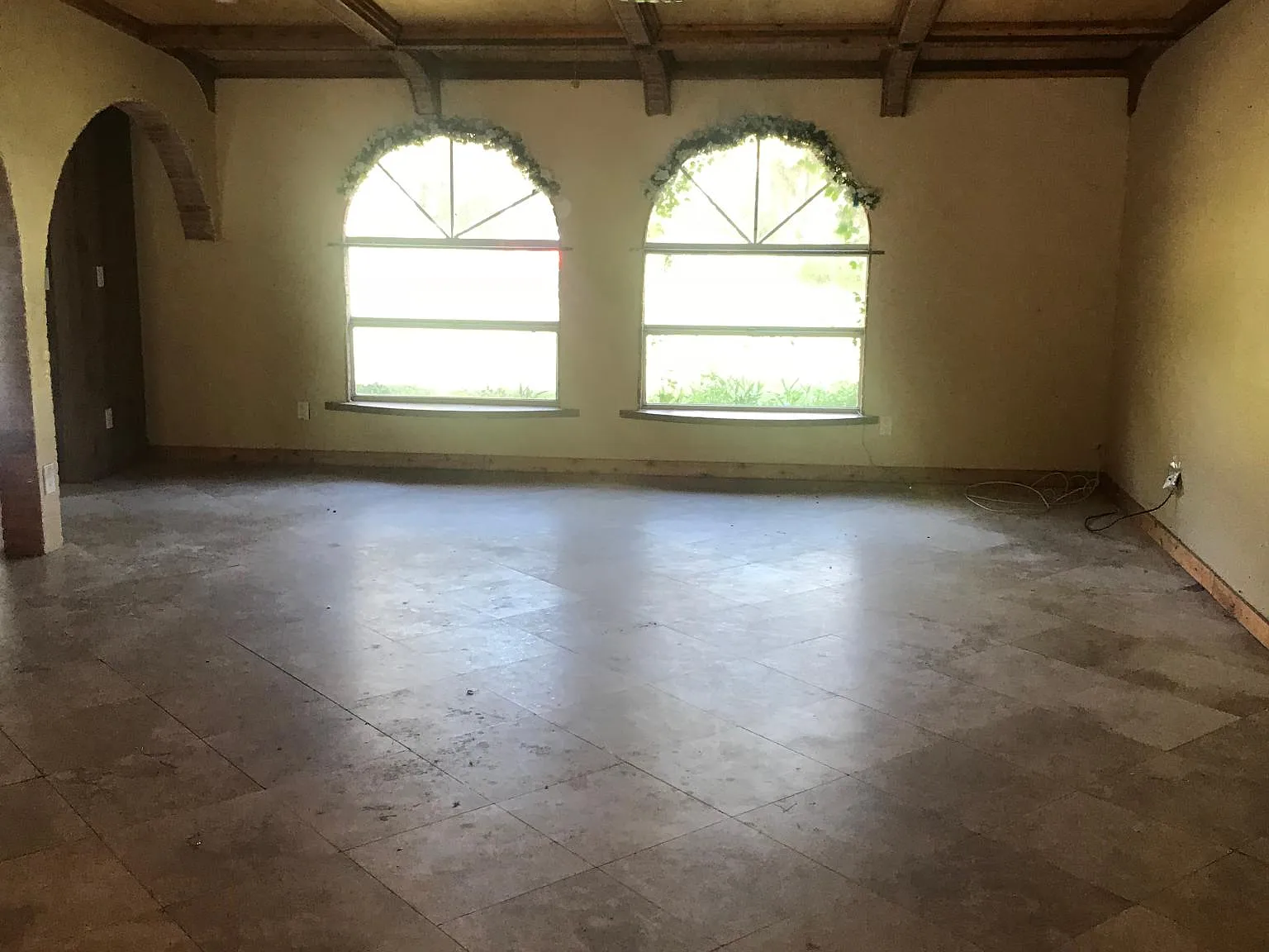 3 bed, 1956 sqft, $3,000 — Photo 3