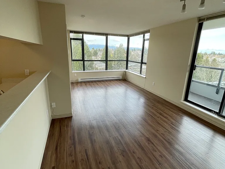 3528 Vanness Ave — Photo 58