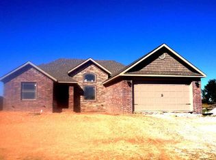 812 Sand St, Cave Springs, AR 72718