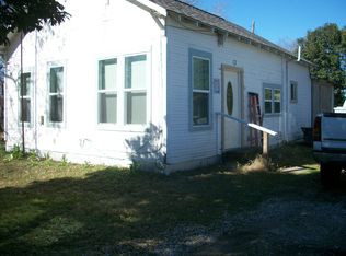 206 W Live Oak St, Hutto, TX 78634