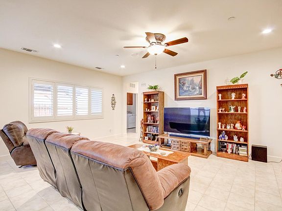 5th image of 861 Grace Dr
