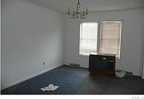 5th image of 206 Beaver Falls Dr