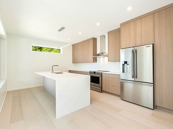 5th image of 971 Marine Dr