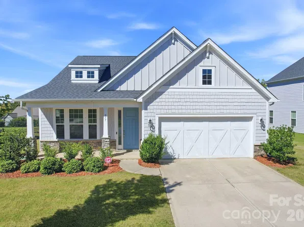 977 Bellegray Ln NW, Concord, NC 28027