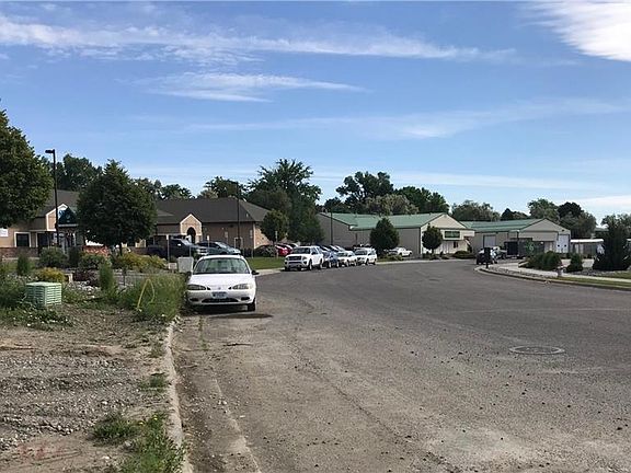 4th image of 2129 Lampman Dr
