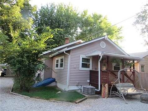 3rd image of 8616 Thompson Ave