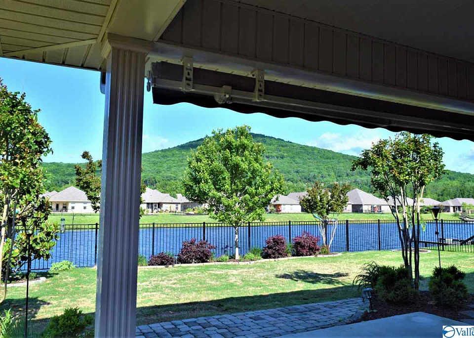 1st image of 3018 Greenway Cir SE