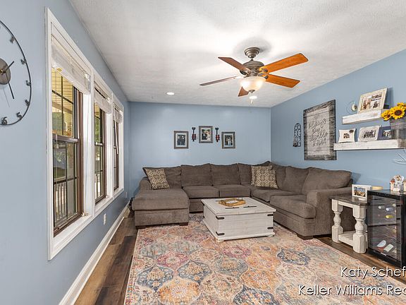 3rd image of 1918 Ponderosa Ct