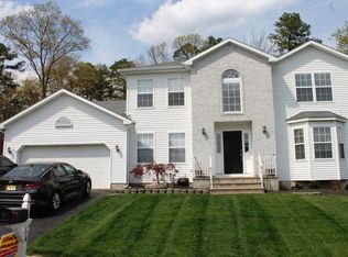 64 Diamond Ln, Howell, NJ 07731
