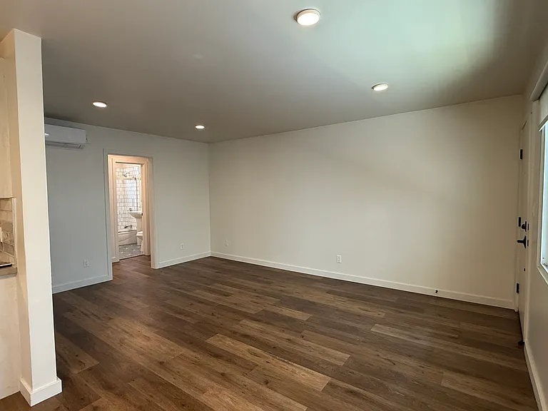 1156 N Madison Ave #7 — Photo 12