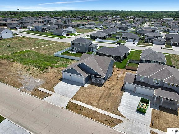 5th image of 325 Kristi Ln