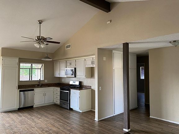 4th image of 1534 Ellsworth Way