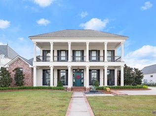 15344 Lake Crest View Dr, Baton Rouge, LA 70810