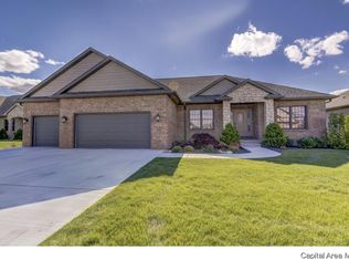 2005 Providence Ln, Springfield, IL 62711