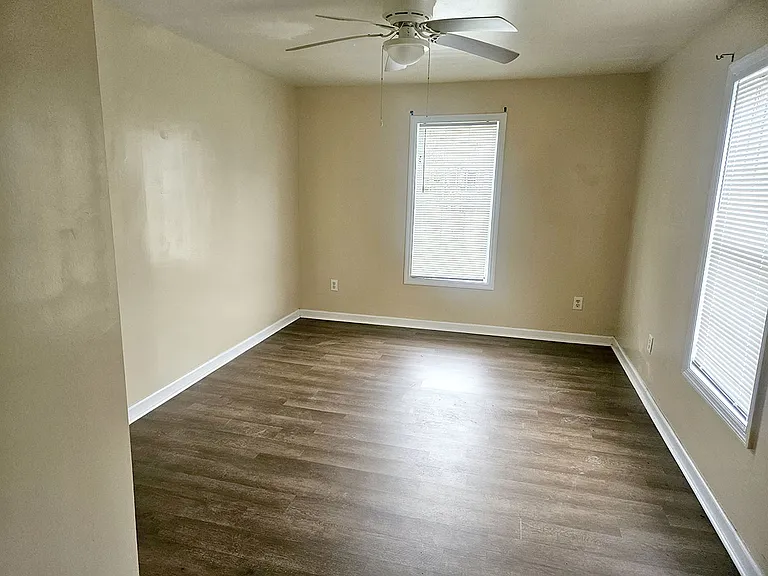 837 Sycamore Ave — Photo 16
