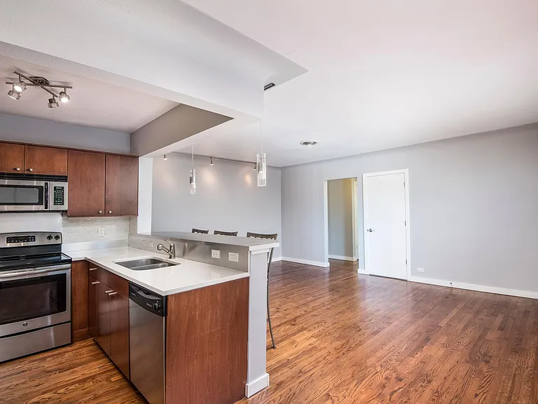 636 N Washington St #303 — Photo 4