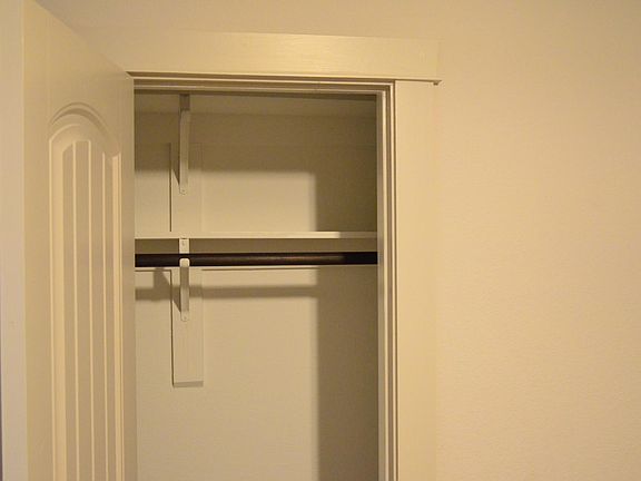 3rd image of 307 Augustine Dr