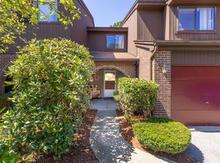 22 Hawthorne Cir, Peabody, MA 01960