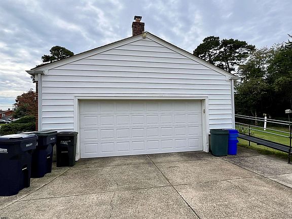 2nd image of 405 Cynwyd Dr