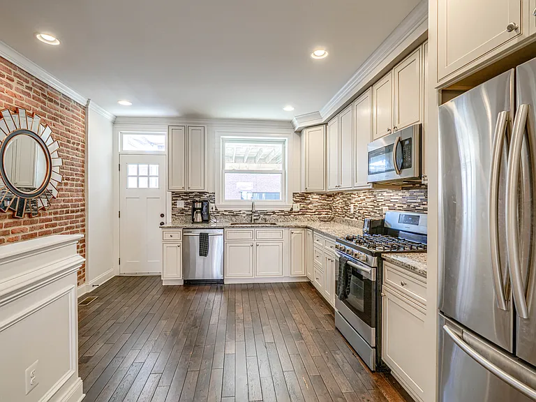 631 S Eaton St — Photo 7