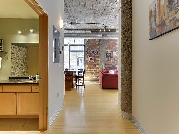 4th image of 521 7th St S #419