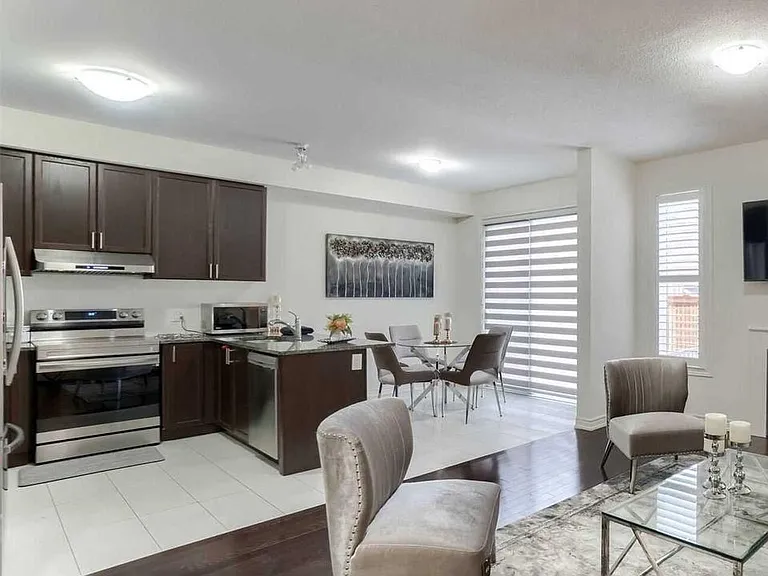 15 Germain Cir — Photo 3