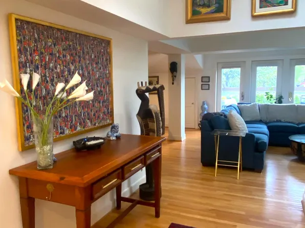 2735 Olive St NW #Penthouse 1, Washington, DC 20007