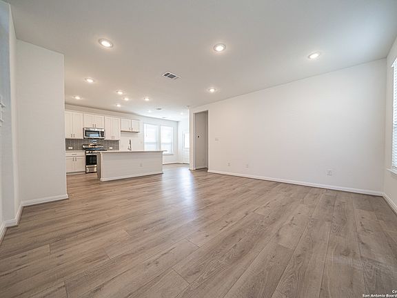 4th image of 2631 Barkey Spring