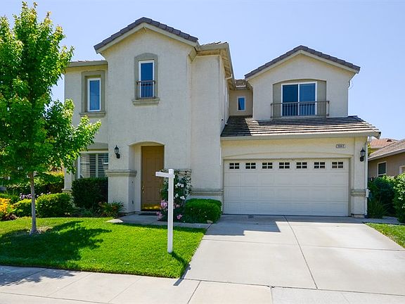 3rd image of 2841 Belle Fleur Way
