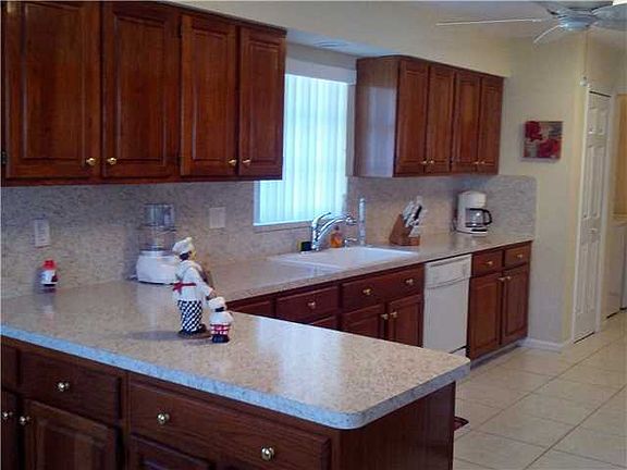 3rd image of 10701 GREEN TRAIL Drive #S