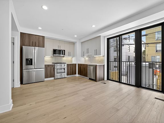 2nd image of 2440 Ontario Rd NW #5