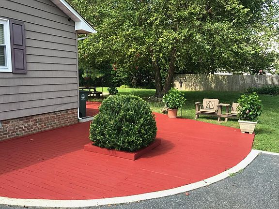3rd image of 302 Ann Dr