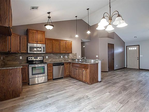 2nd image of 5200 Stone Crest Dr