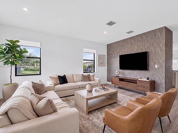 3rd image of 10908 W 32nd Ln