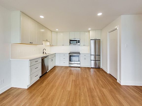 2nd image of 4350 Kirkham St #303