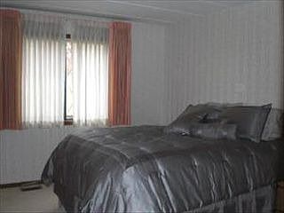 4th image of 915 N York St APT 306