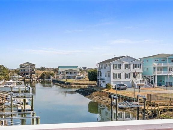 2nd image of 154 Sand Dollar Street