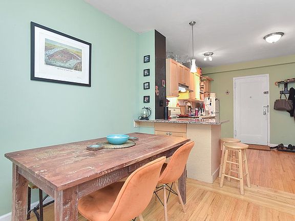 5th image of 305 E 11th St APT 3D