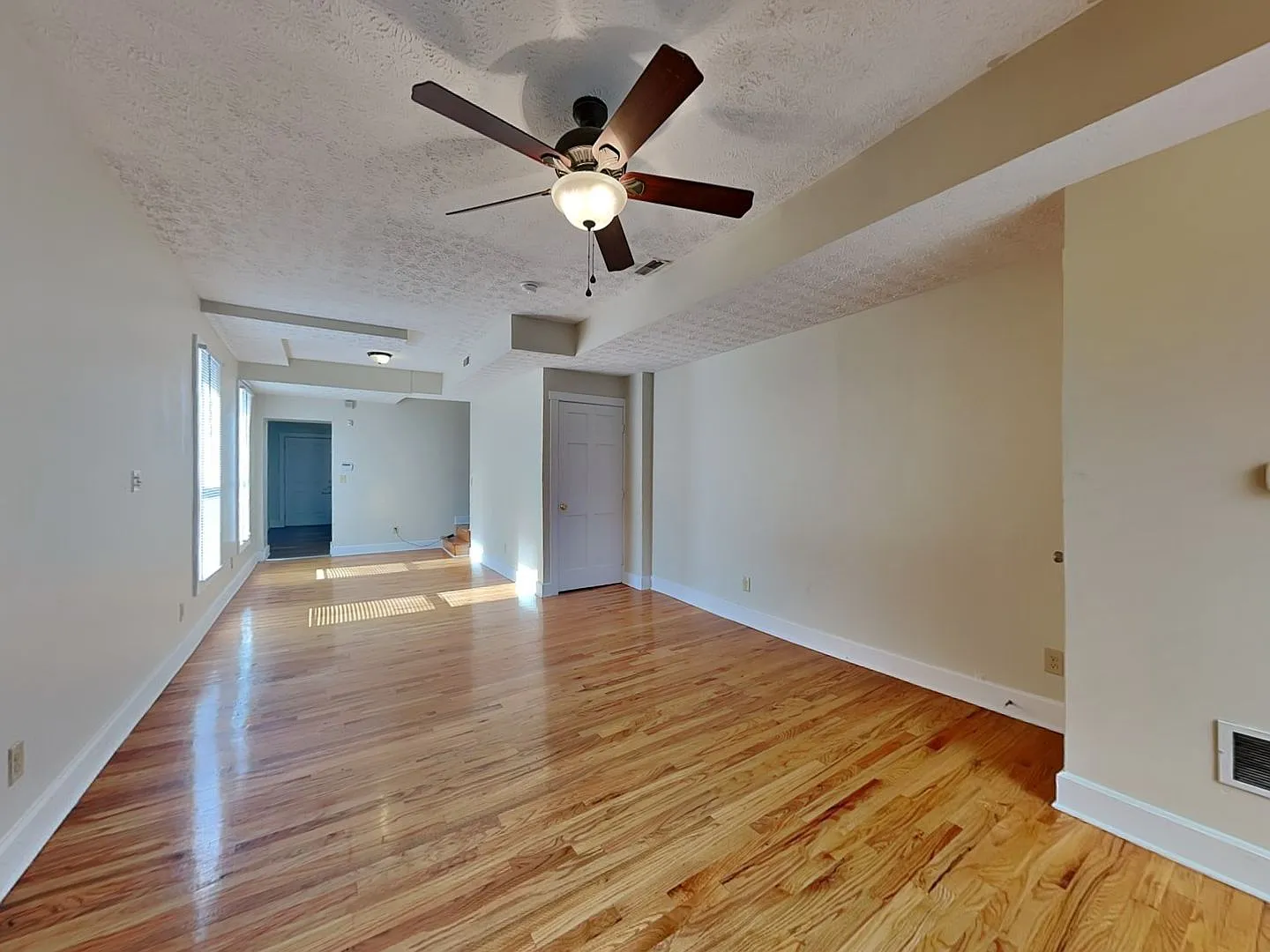 3 bed, 2.5 bath, $1,656 — Photo 4