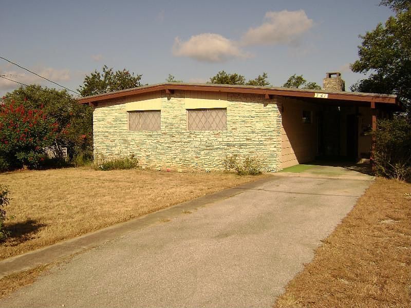 1st image of 741 Hill Top Dr