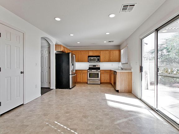 4th image of 4999 Pine Mountain Ave