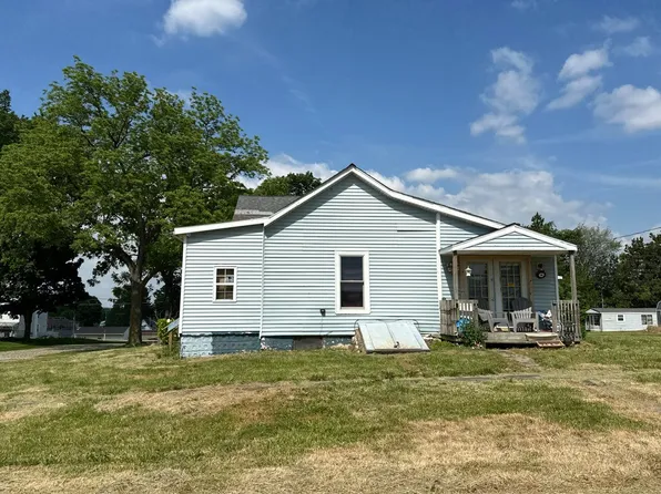 216 Walnut St, Addison, MI 49220