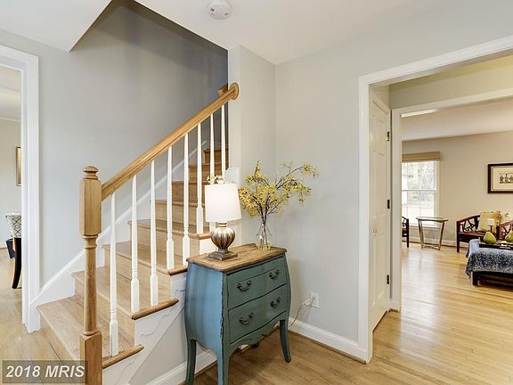 3rd image of 7807 Fulbright Ct
