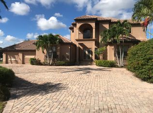 5853 Riverside Ln, Fort Myers, FL 33919