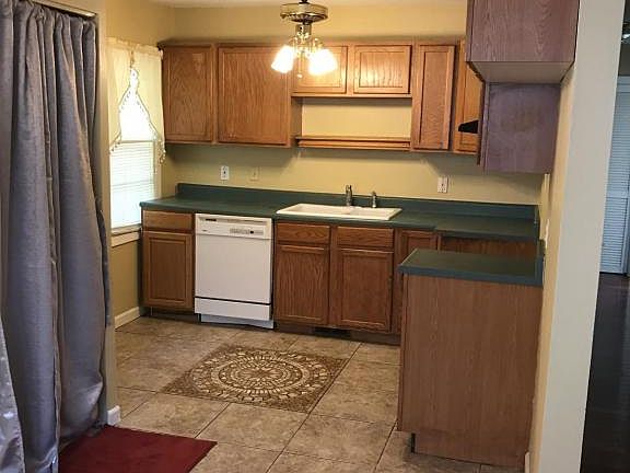 2nd image of 609 E Wilson Ave